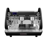 De Expobar Carat is een stijlvolle en moderne high-end professionele koffiemachine van Expobar. Voorzien van PID en de hoogste kwaliteit componenten zoals turbo-steam en no-burn stoompijpjes. De Expobar Carat wordt standaard geleverd als hoog model in zwart of wit. Met de turbo-steam maak je volledig automatisch cappuccino. De temperatuur wordt digitaal beheerd en de turbo-steam slaat automatisch af bij de ingestelde temperatuur.